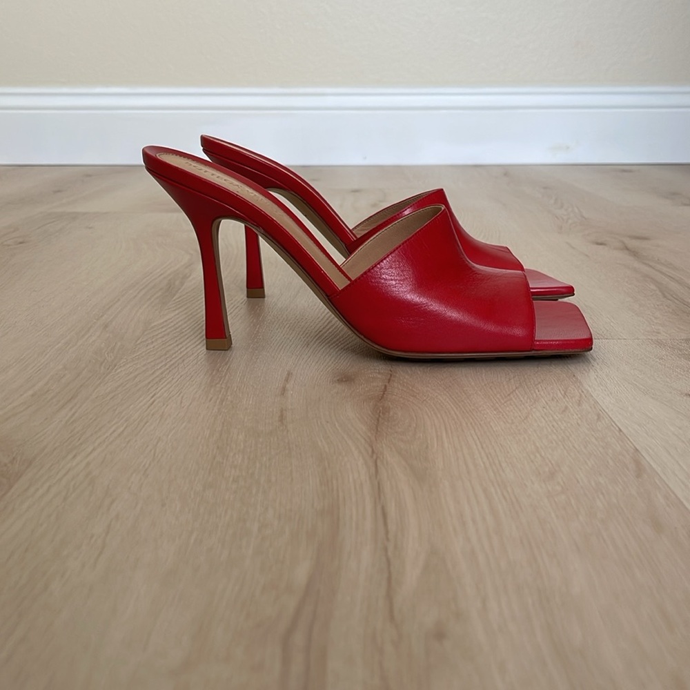 Bottega Veneta Red Leather Women's Mules size 39, new without box - Picture 2 of 9